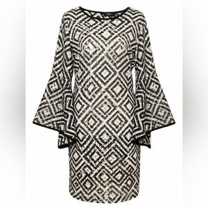 Cover Me Black and White Lace Bell Sleeve Cover Up Tunic | Size Medium